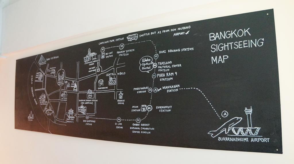 Wake Up Hostel Bangkok Bagian luar foto