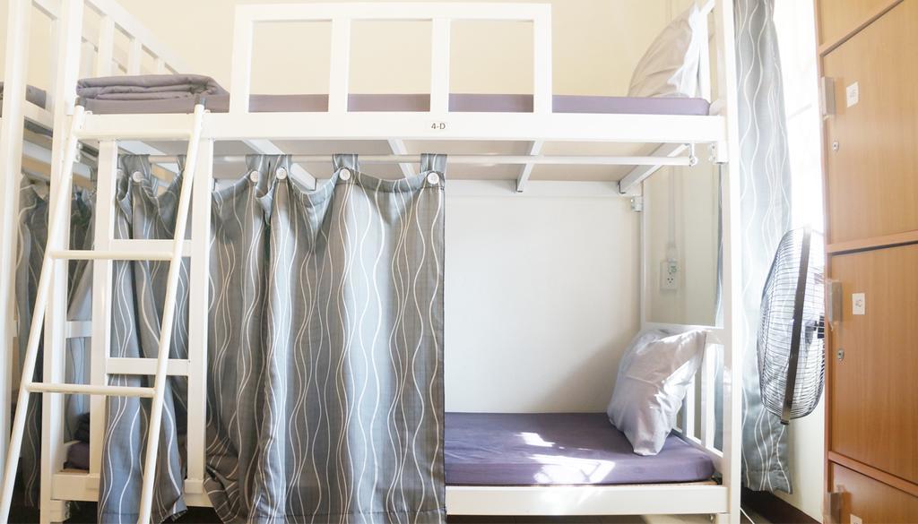 Wake Up Hostel Bangkok Bagian luar foto