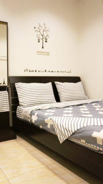 Wake Up Hostel Bangkok Bagian luar foto