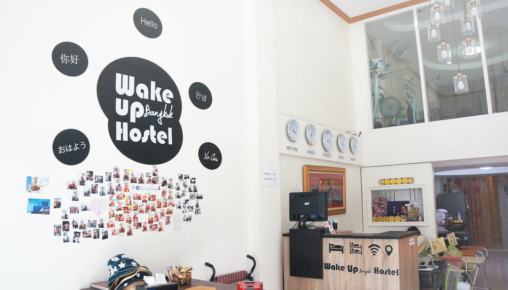 Wake Up Hostel Bangkok Bagian luar foto