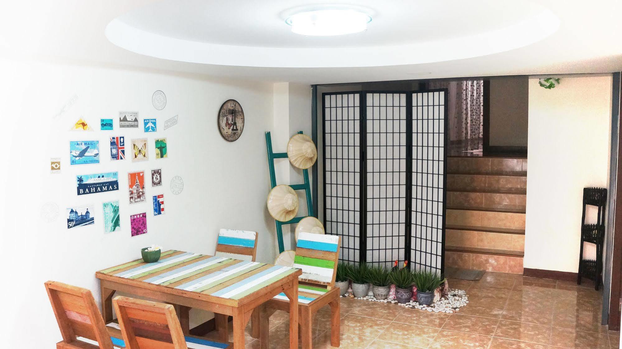 Wake Up Hostel Bangkok Bagian luar foto