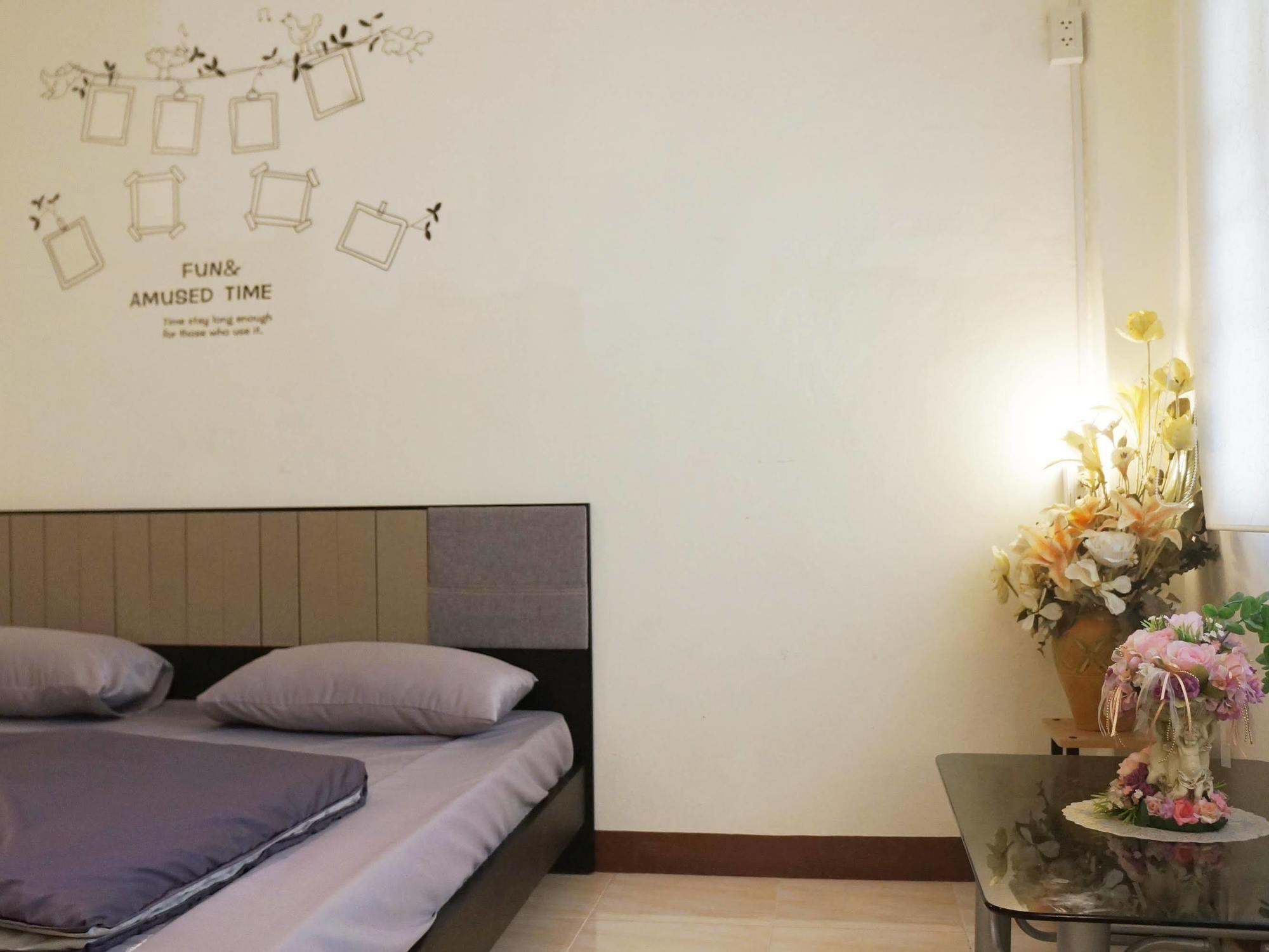 Wake Up Hostel Bangkok Bagian luar foto